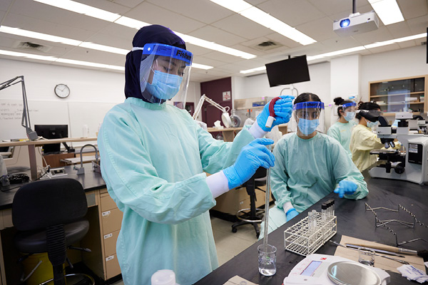 Cutting-Edge-Medical-Labs-img